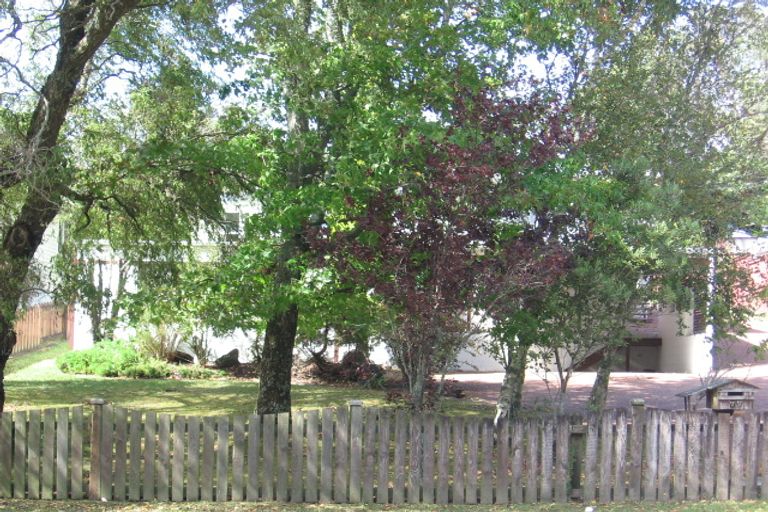 Photo of property in 77 Sabulite Road, Kelston, Auckland, 0602