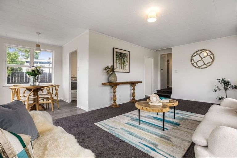 Photo of property in 9 Huruhuru Road, Massey, Auckland, 0614