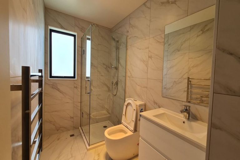 Photo of property in 43b Crestview Rise, Papakura, 2110