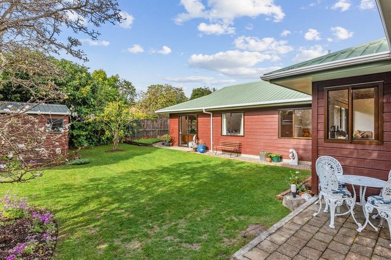 Photo of property in 15 Windsor Avenue, Waikanae, 5036