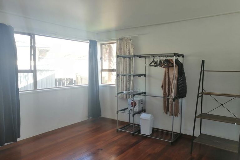 Photo of property in 43 Awaruku Road, Torbay, Auckland, 0630