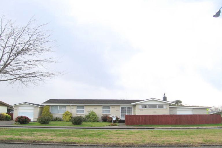 Photo of property in 152 Flaxmere Avenue, Flaxmere, Hastings, 4120