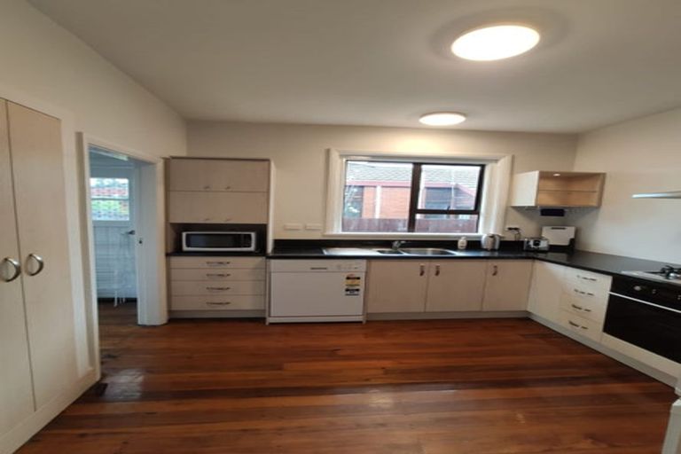 Photo of property in 2/15 Waimairi Road, Upper Riccarton, Christchurch, 8041