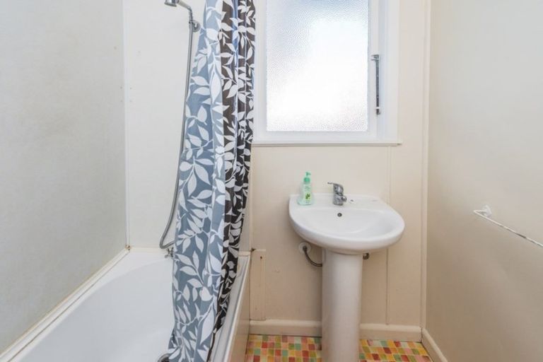 Photo of property in 8 Hadfield Crescent, College Estate, Whanganui, 4500