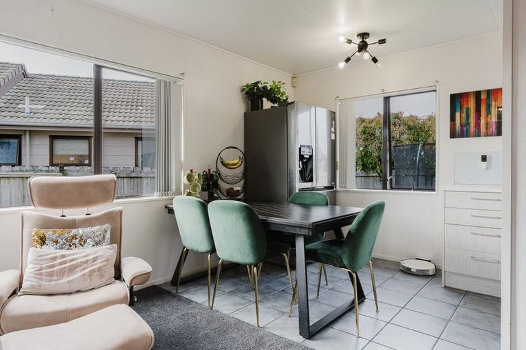 Photo of property in 12 Kentucky Crescent, Nawton, Hamilton, 3200