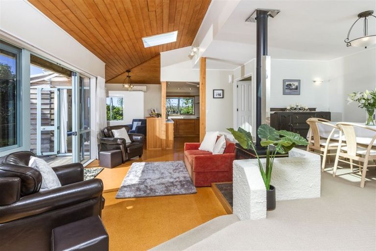 Photo of property in 1/71 Beresford Street, Bayswater, Auckland, 0622