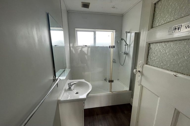 Photo of property in 122 Bay View Road, South Dunedin, Dunedin, 9012