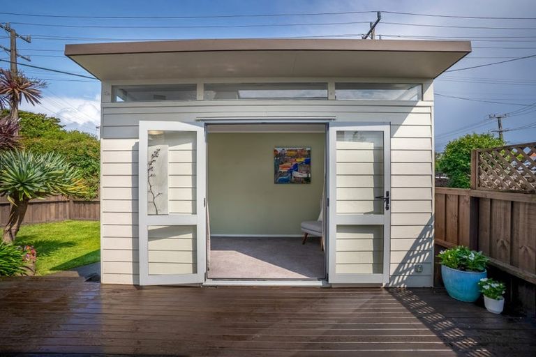 Photo of property in 1/46 Eversleigh Road, Belmont, Auckland, 0622