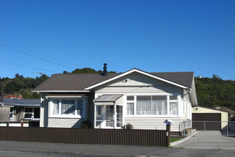 Photo of property in 30 Marlborough Street, Greymouth, 7805