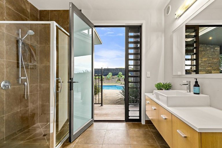 Photo of property in 72 Mangatawhiri Road, Omaha, Warkworth, 0986