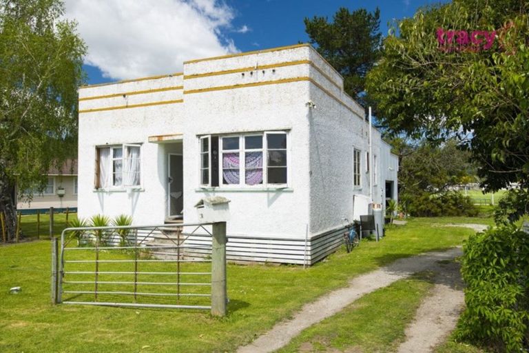 Photo of property in 10 Balfour Road, Te Karaka, 4022
