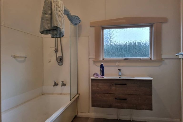 Photo of property in 130 Pendarves Street, New Plymouth, 4312