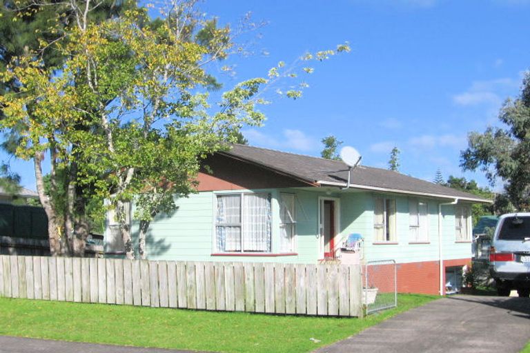 Photo of property in 34 Coburg Street, Henderson, Auckland, 0612