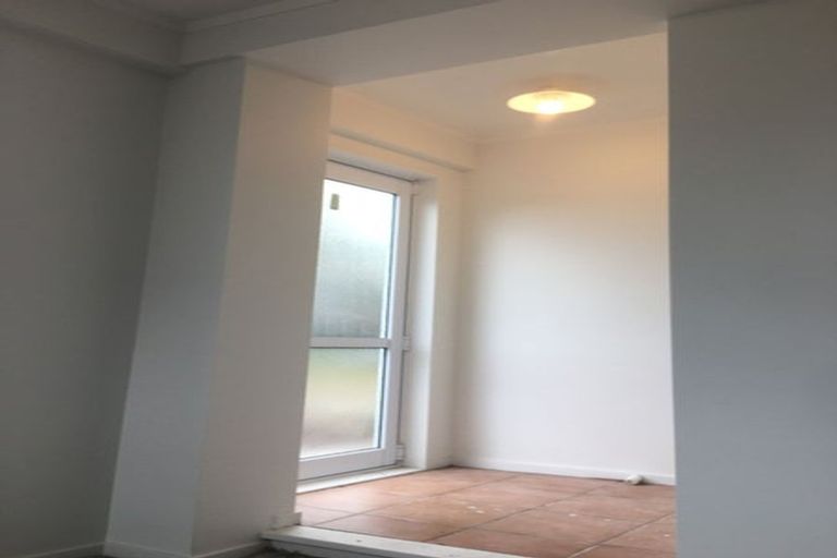 Photo of property in 244 Forrest Hill Road, Forrest Hill, Auckland, 0620