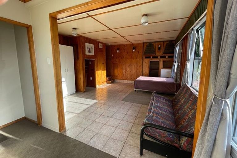 Photo of property in 12 Exmouth Road, Northcote, Auckland, 0627