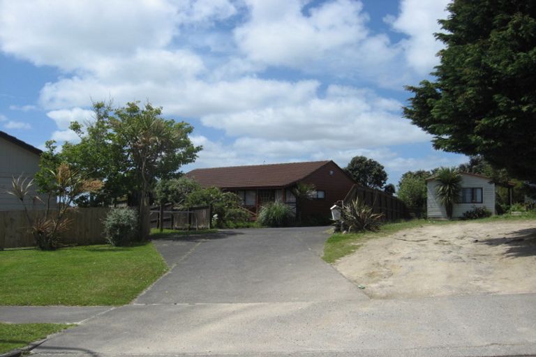 Photo of property in 12 Bundena Place, Clendon Park, Auckland, 2103