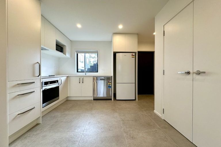 Photo of property in 6/60 Kemp Road, Massey, Auckland, 0614