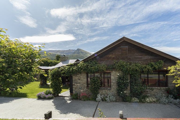 Photo of property in 39 Cotter Avenue, Arrowtown, 9302