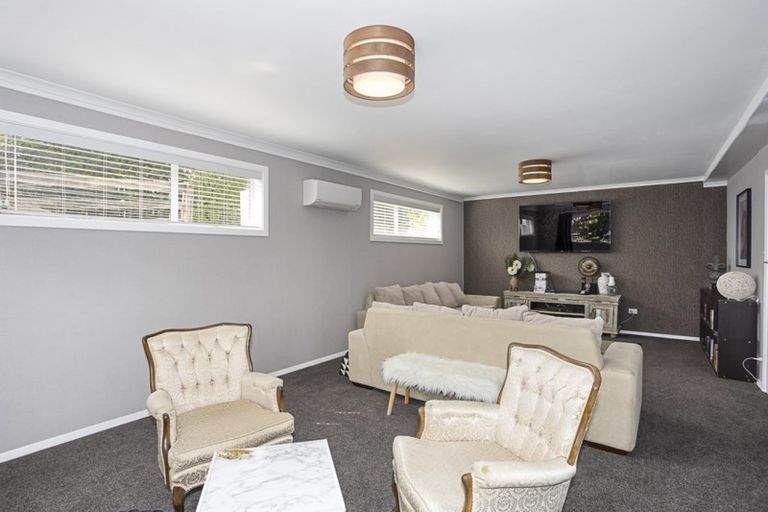 Photo of property in 3 Aotea Crescent, Gore, 9710