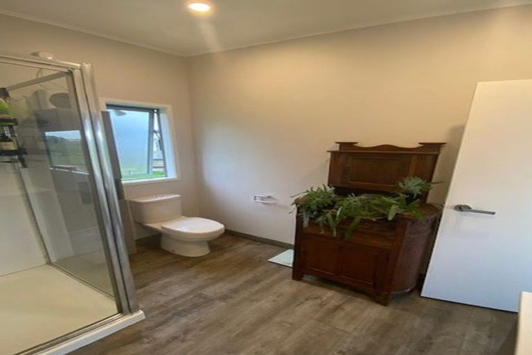 Photo of property in 84 Kaihau Road, Karioitahi, Waiuku, 2683