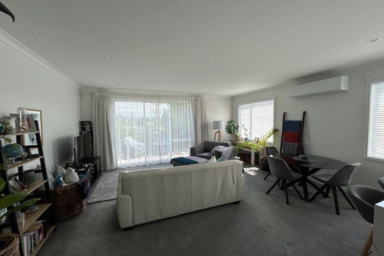 Photo of property in 258 Birkdale Road, Birkdale, Auckland, 0626