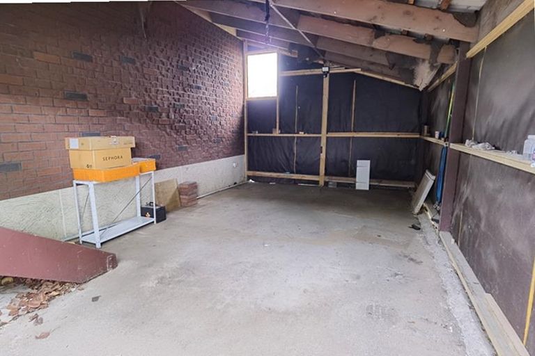 Photo of property in 16 Redoubt Road, Goodwood Heights, Auckland, 2105