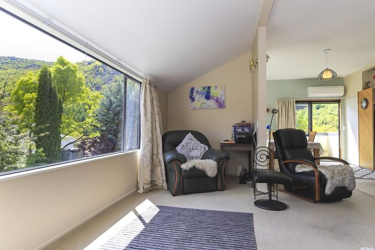 Photo of property in 77b Devon Street, Arrowtown, 9302
