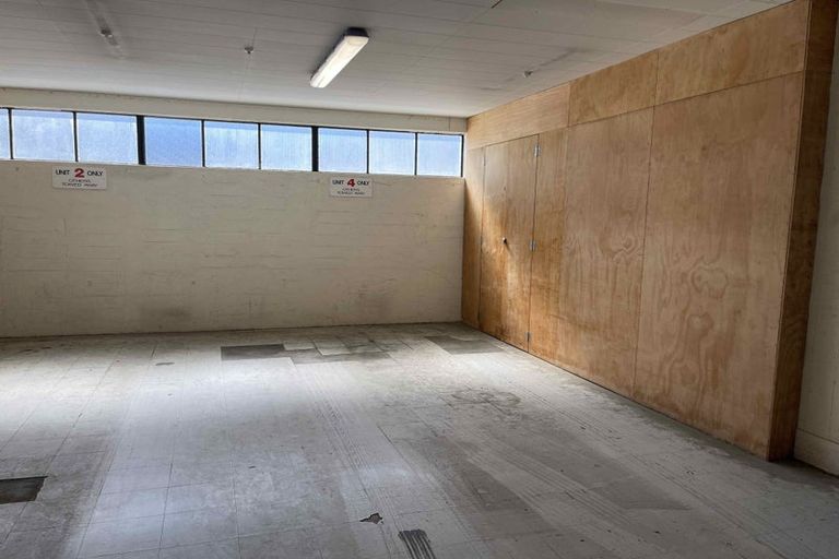 Photo of property in Endeavour Apartments, 4/125 Thorndon Quay, Pipitea, Wellington, 6011