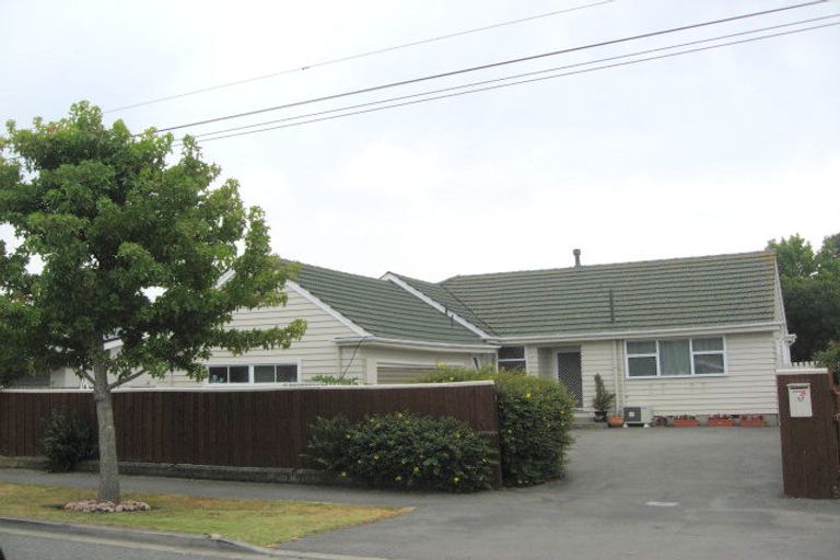 Photo of property in 17 Tomes Road, St Albans, Christchurch, 8052