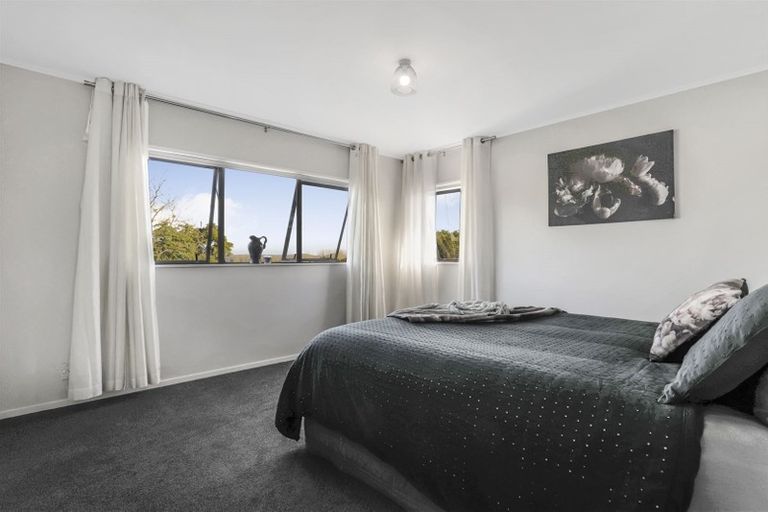 Photo of property in 17 Rhonda Place, Opaheke, Papakura, 2113