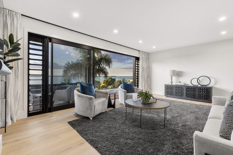 Photo of property in 16 Island View Terrace, Cockle Bay, Auckland, 2014