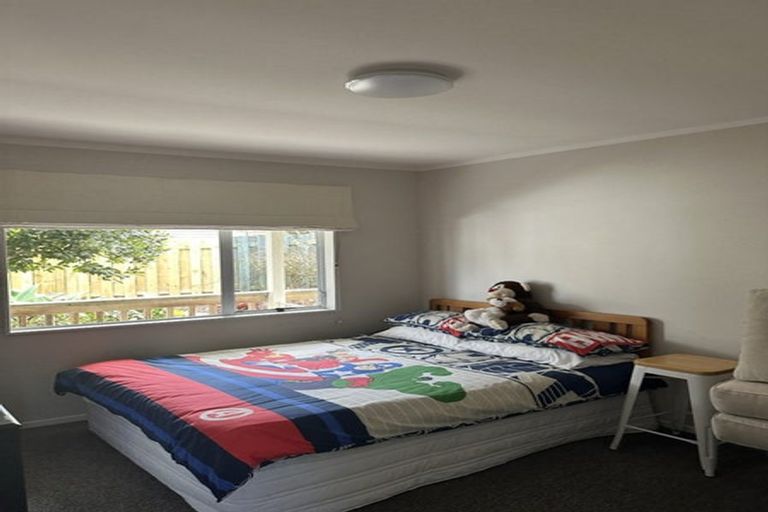 Photo of property in 2/22 Neptune Avenue, Beach Haven, Auckland, 0626