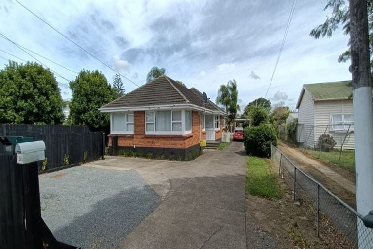 Photo of property in 2/265 Massey Road, Mangere East, Auckland, 2024