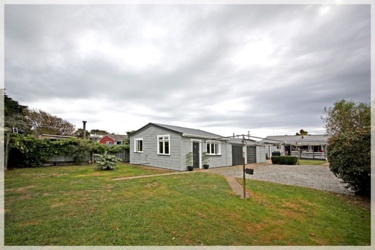 Photo of property in 27 Punga Street, Tangimoana, 4822