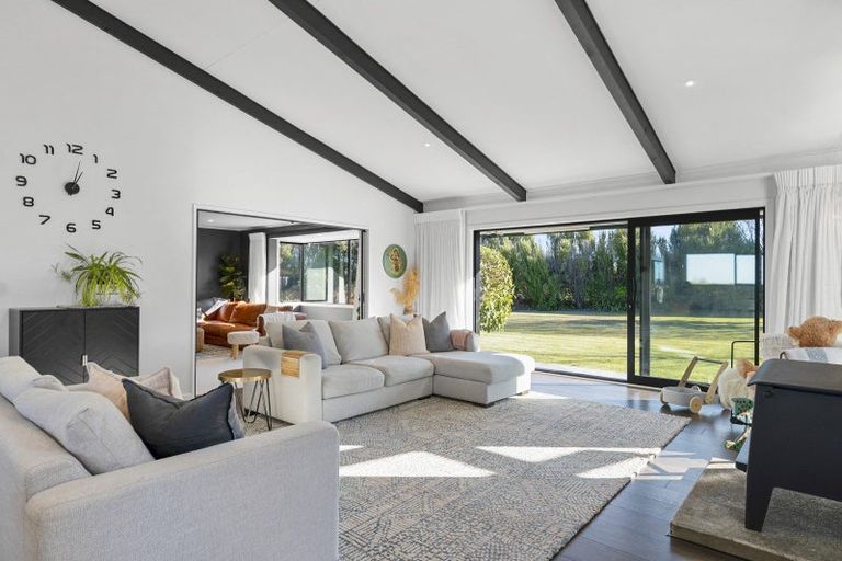 Photo of property in 211 Waikuku Beach Road, Waikuku, Rangiora, 7473