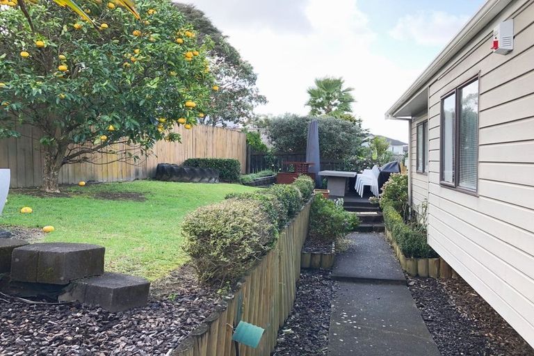 Photo of property in 8a Spring Grove, Henderson, Auckland, 0612
