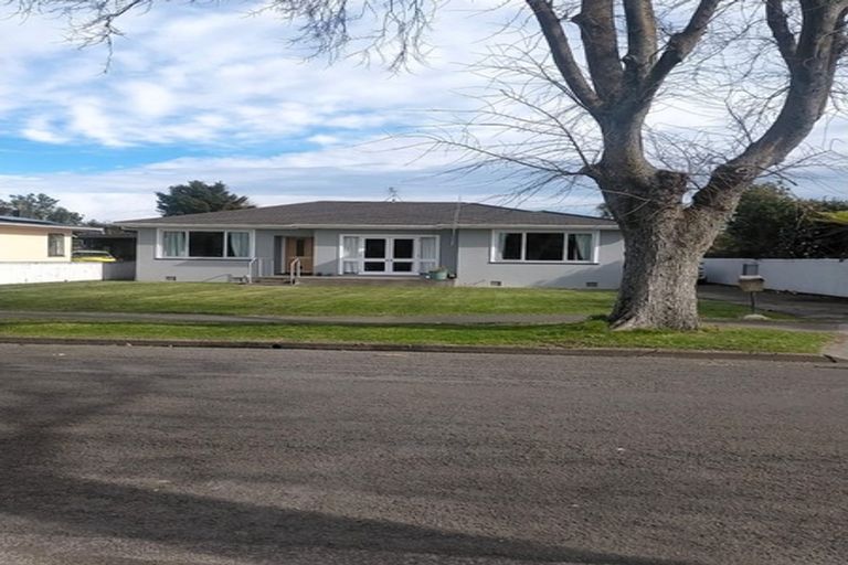 Photo of property in 71 Keeling Street, West End, Palmerston North, 4412