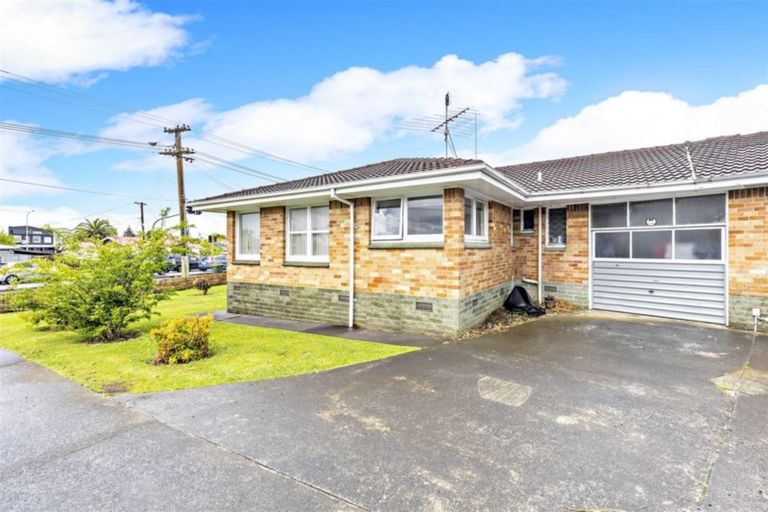 Photo of property in 1/4 Station Road, Papatoetoe, Auckland, 2025