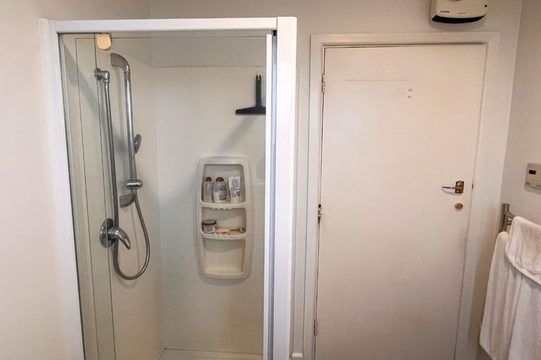 Photo of property in 16 Daniels Road, Redwood, Christchurch, 8051