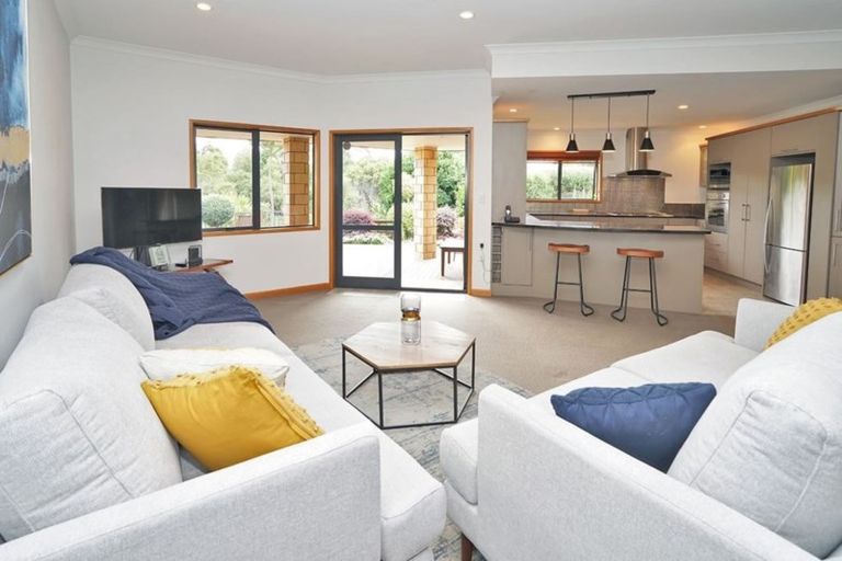 Photo of property in 14 Jaemont Court, Huntington, Hamilton, 3210