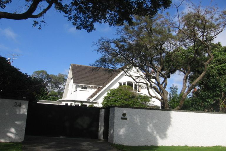 Photo of property in 24 Saint Albans Grove, Woburn, Lower Hutt, 5010