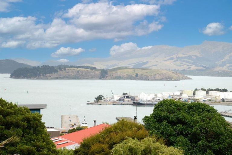 Photo of property in 82 Saint Davids Street, Lyttelton, 8082