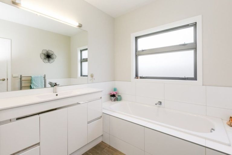 Photo of property in 27 Waimakariri Drive, Awatoto, Napier, 4110