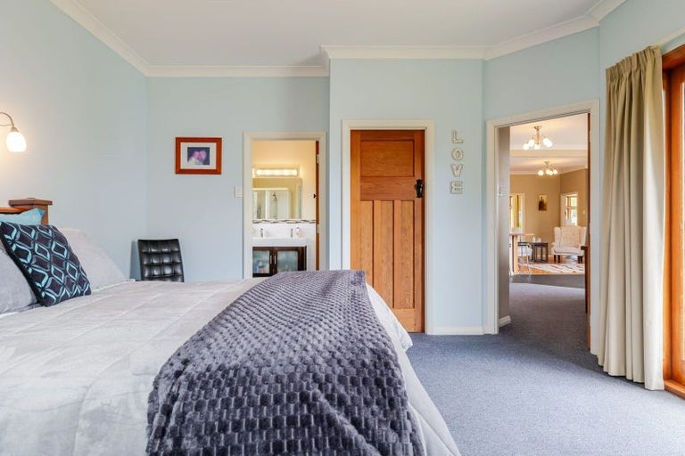 Photo of property in 53 Russell Street, Palmerston North, 4414