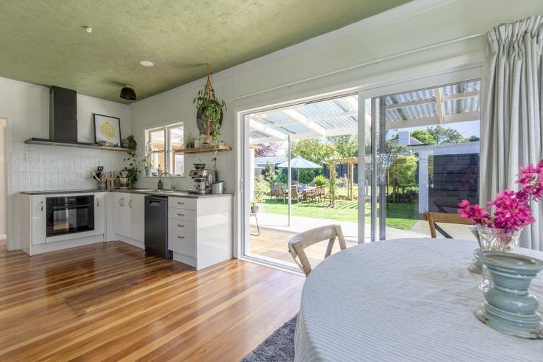 Photo of property in 38 Queen Street, Dannevirke, 4930