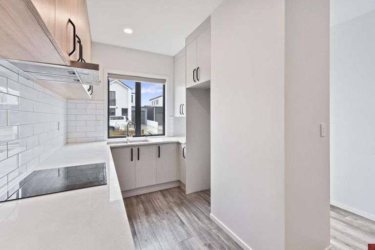 Photo of property in 7 Tapuwae Way, Mangere Bridge, Auckland, 2022