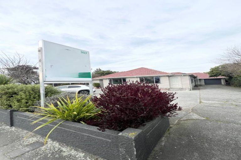 Photo of property in 307 Riccarton Road, Upper Riccarton, Christchurch, 8041