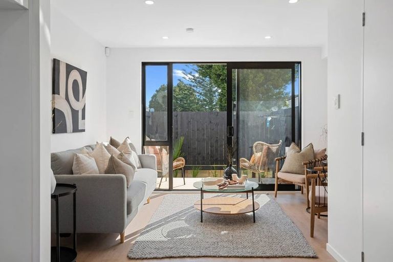 Photo of property in 5/3 Derrett Place, Mangere Bridge, Auckland, 2022