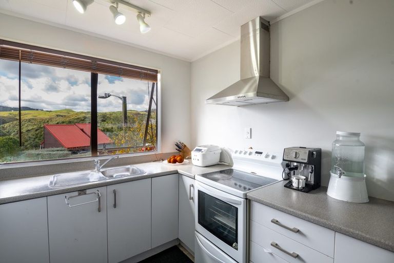 Photo of property in 7 Bushland Grove, Paparangi, Wellington, 6037