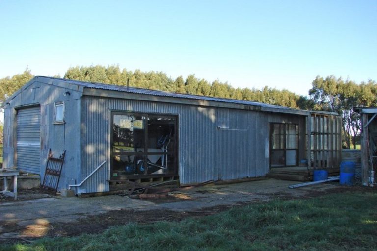 Photo of property in 1009 Rimu Seaward Downs Road, Seaward Downs, Wyndham, 9871